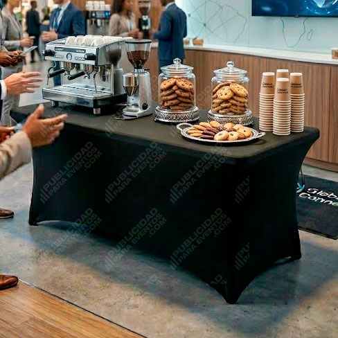 mantel negro spandex para mesas de degustacion y snacks en eventos empresariales